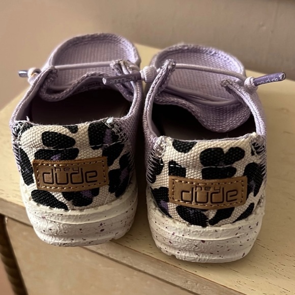 2 PAIR WENDY HEY DUDE SHOES SUPER ADORABLE COLLECTION. - Picture 2 of 6